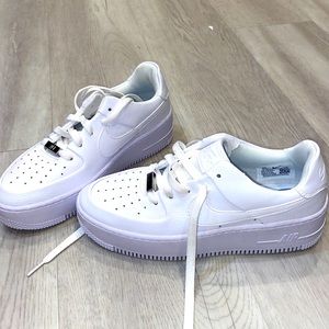 Nike Air Force 1’s size 7.5